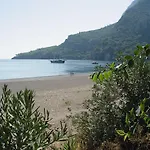 ホテル Yavuz Çıralı
